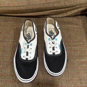 Vans Off the Wall Women Size 6 Sneakers Like New